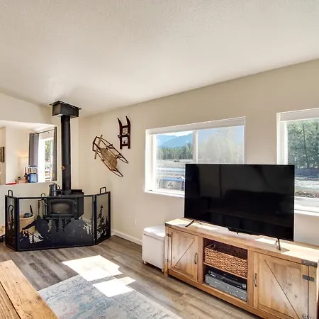 Riverfront Home With Deck, Near Mount Rainier! Packwood Exterior photo