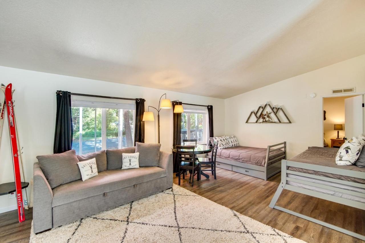 Riverfront With Deck, Near Mount Rainier! Holiday home