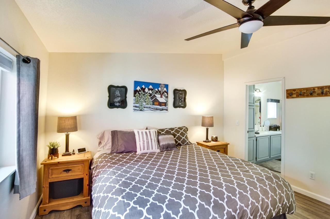 Holiday home Riverfront With Deck, Near Mount Rainier!
