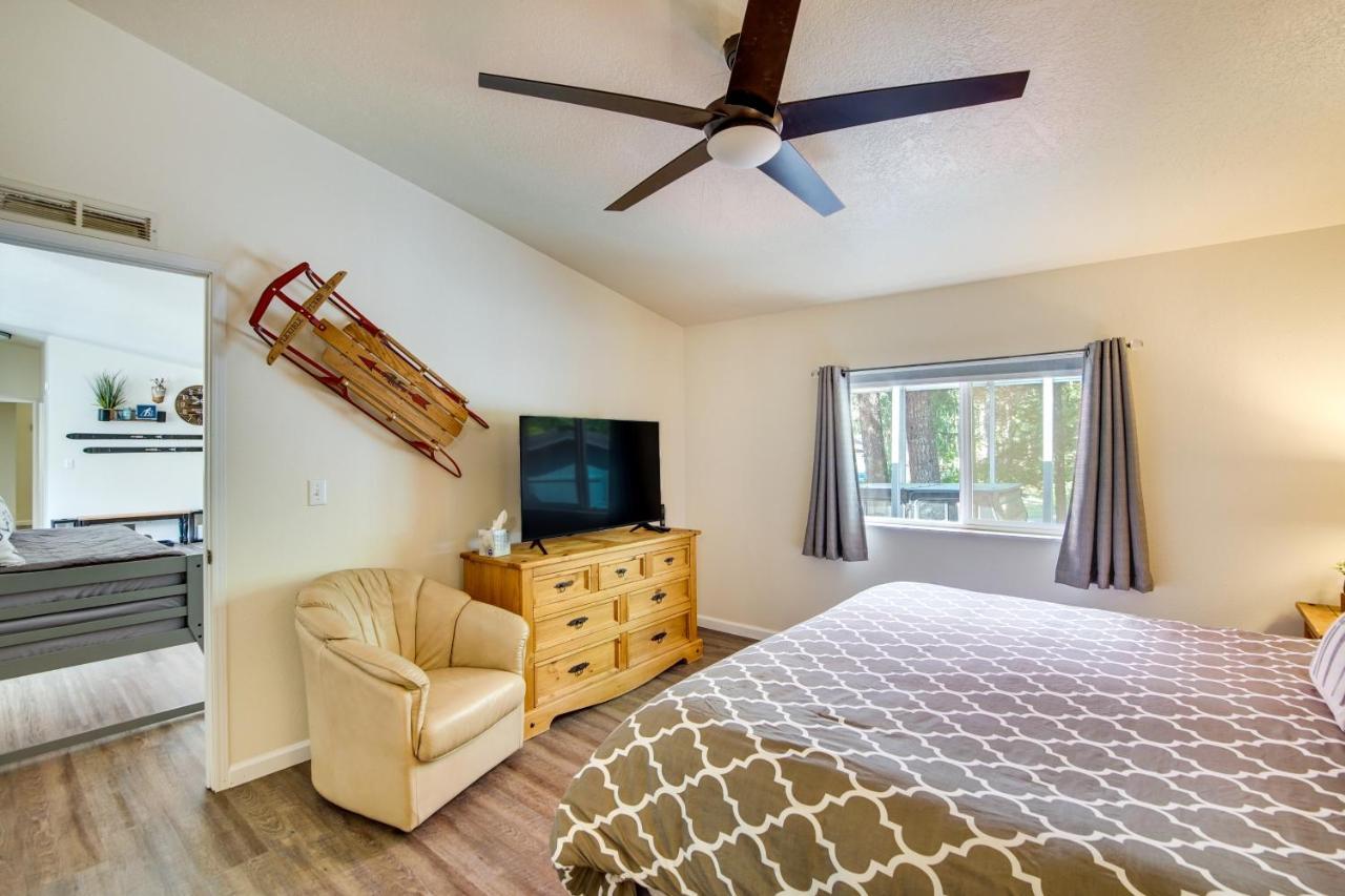 Holiday home Riverfront With Deck, Near Mount Rainier! Packwood
