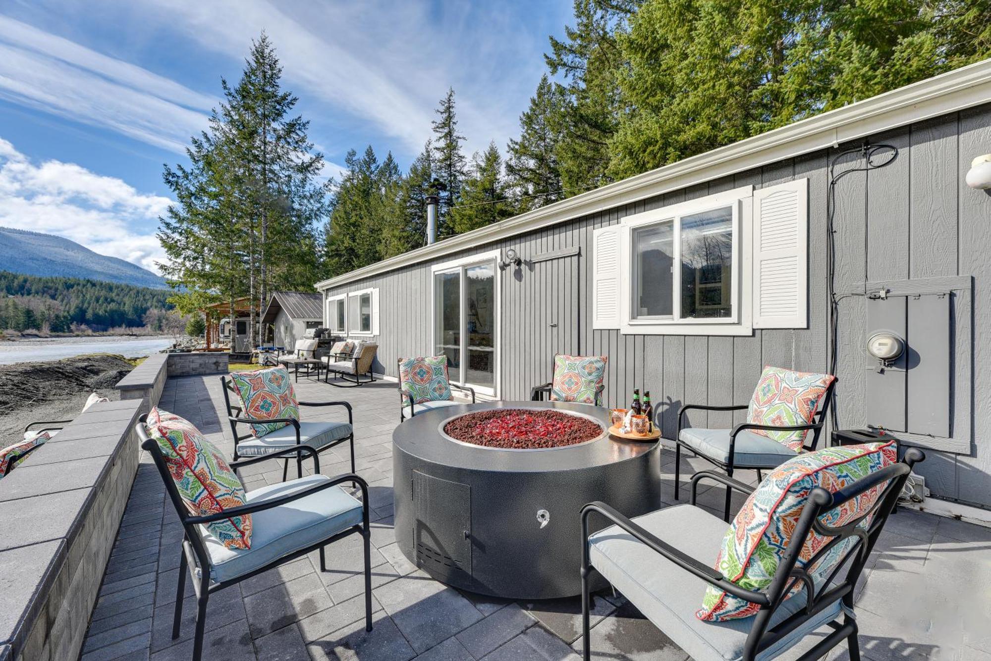 Riverfront With Deck, Near Mount Rainier! * Packwood
