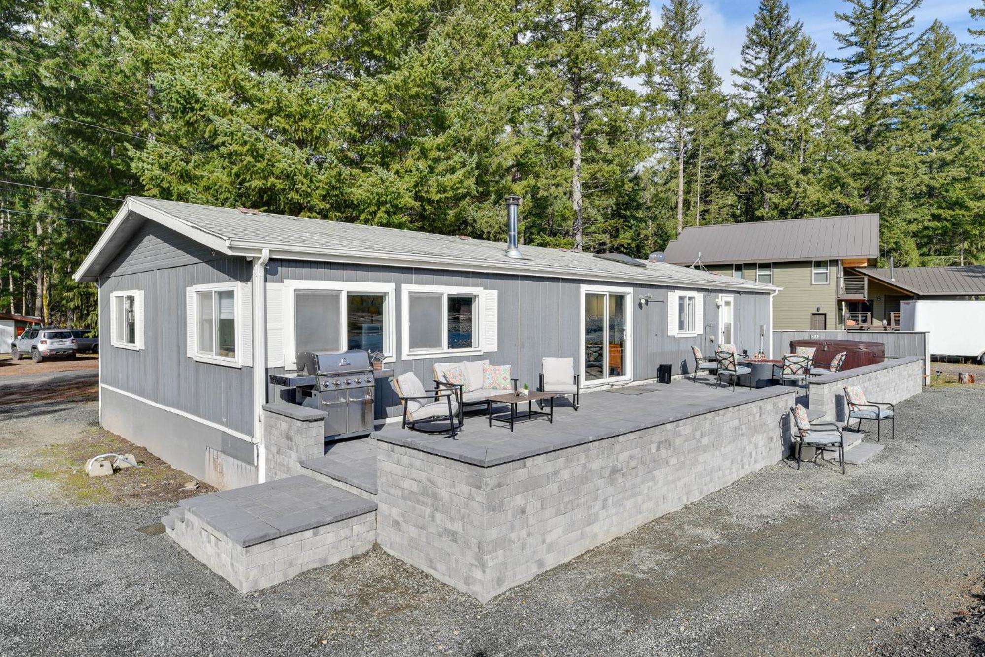 Riverfront With Deck, Near Mount Rainier! * Packwood