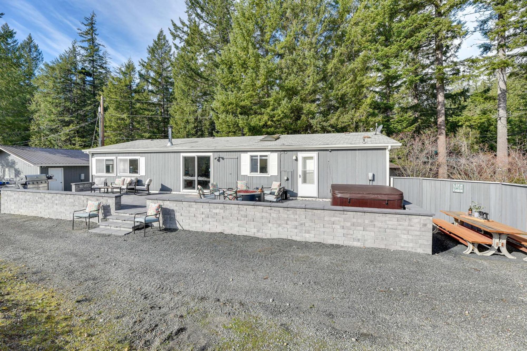 Riverfront With Deck, Near Mount Rainier! * Packwood
